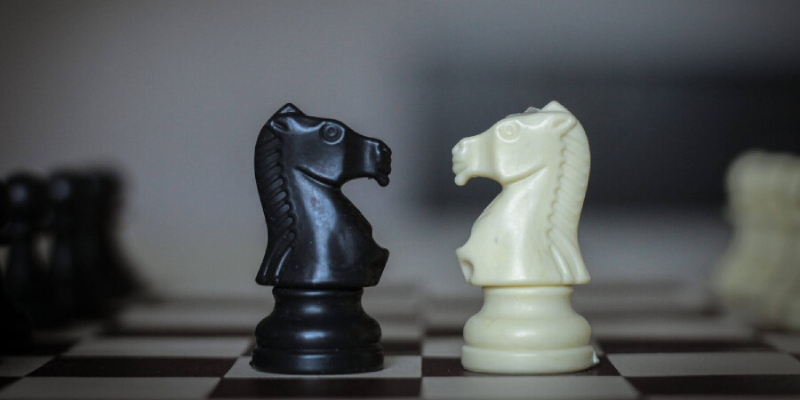 Quân Mã trong trận đầu Cờ Vua Thế Giới