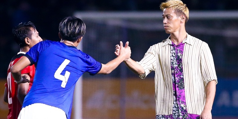 Đội tuyển U22 Campuchia - Sự Tiếc Nuối Tại Sea Games 32 7 Keisuke Honda chia tay với học trò của mình sau thất bại tại SEA Games 32